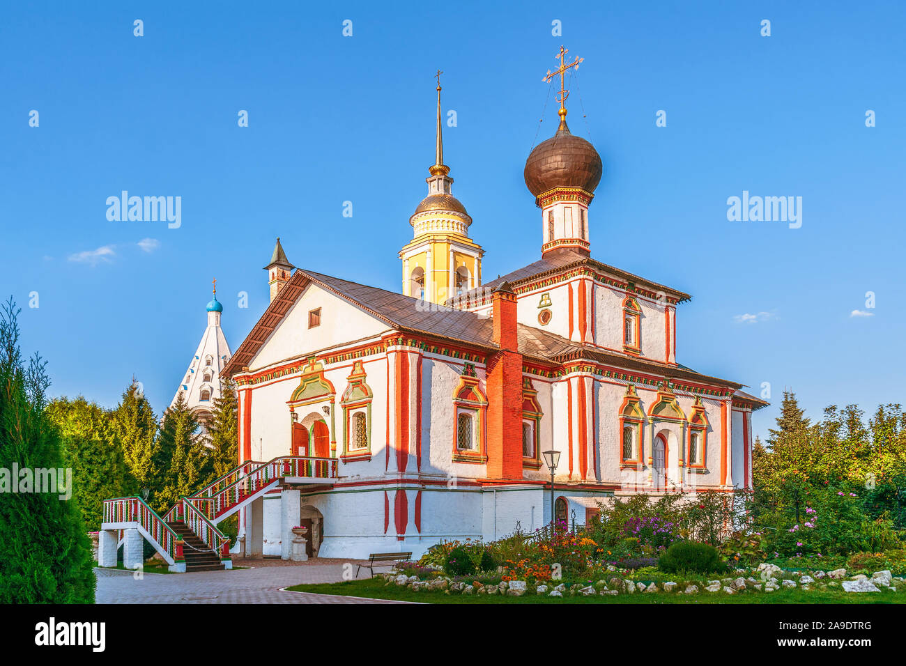 La Cathédrale Holy Trinity à Novo Golutvin couvent dans la ville de Kolomna. L'oblast de Moscou. La Russie Banque D'Images La Cathédrale Holy Trinity à Novo Golutvin couvent dans la ville de Kolomna. L'oblast de Moscou. La Russie Banque D'Images