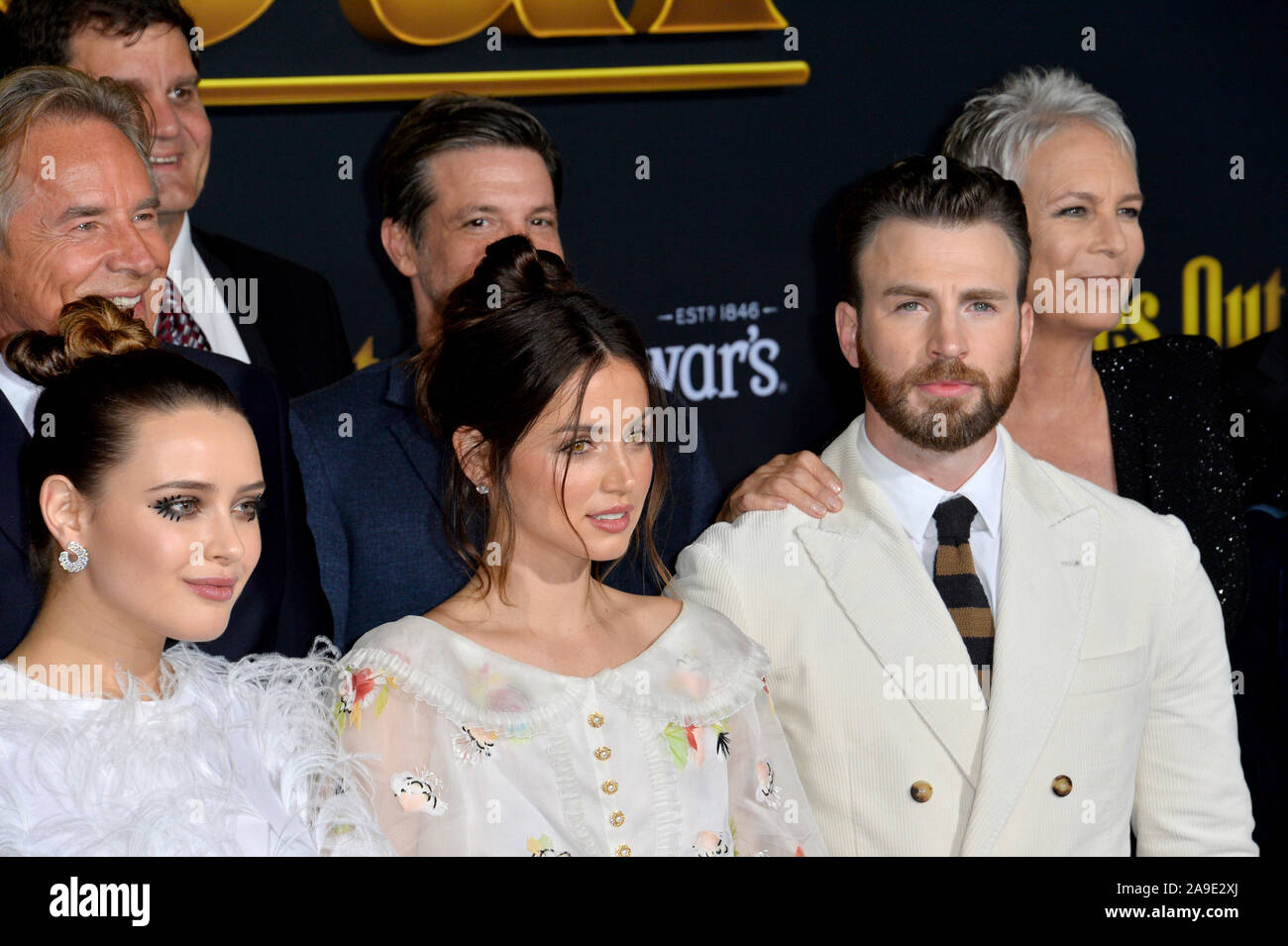 Los Angeles, USA. 14Th Nov, 2019. Don Johnson, Katherine Langford, Ana de Armas, Chris Evans & Jamie Lee Curtis à la première de 'Knives out' au Regency Village Theatre. Photo : Paul Smith/Featureflash Crédit : Paul Smith/Alamy Live News Banque D'Images
