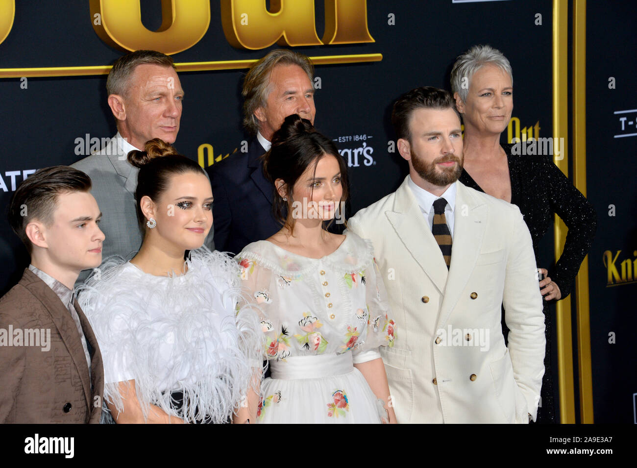 Los Angeles, USA. 14Th Nov, 2019. Jaeden Martell, Katherine Langford, Daniel Craig, Ana de Armas, Don Johnson, Chris Evans & Jamie Lee Curtis à la première de 'Knives out' au Regency Village Theatre. Photo : Paul Smith/Featureflash Crédit : Paul Smith/Alamy Live News Banque D'Images