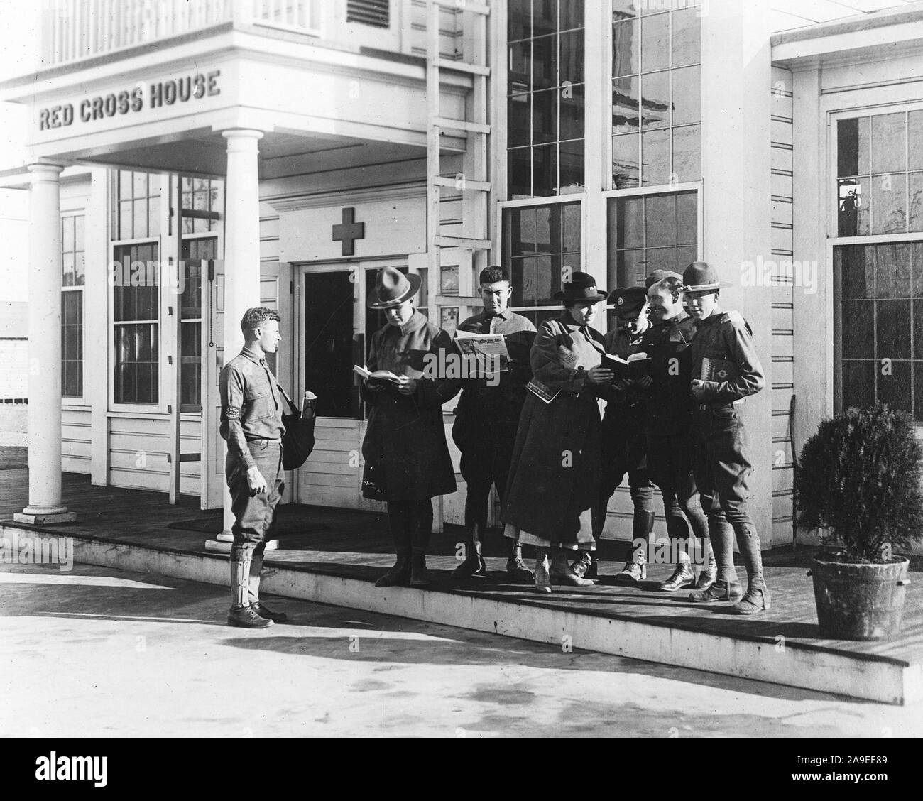 1918-1919 American Library Association - Expédition - Bibliothèque, maison de la Croix Rouge, Camp Kearney, Californie Banque D'Images