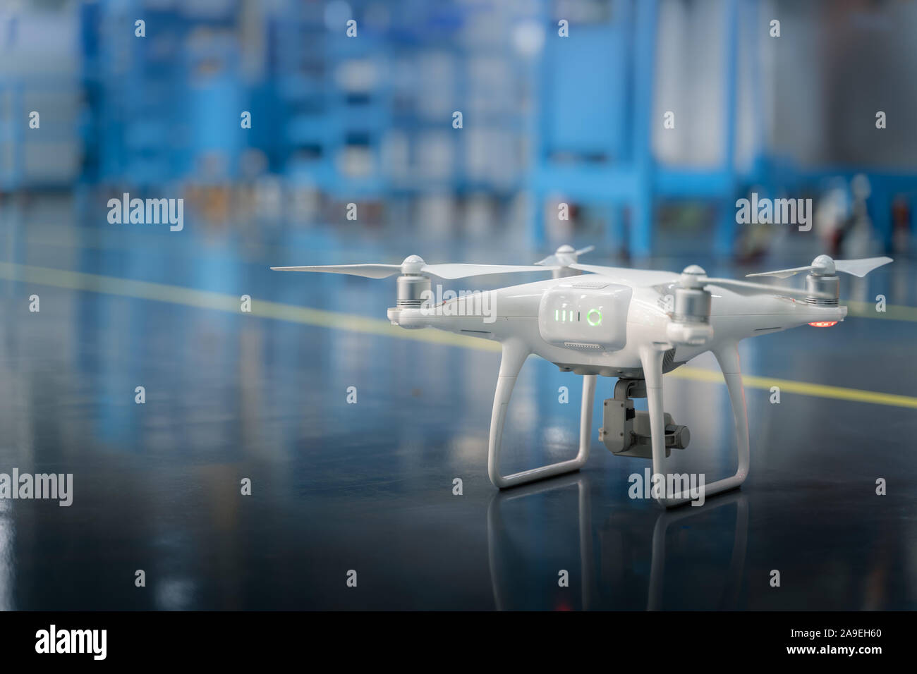 Caméra Drone sur une usine d'arpentage smart à l'aide d'internet des objets Banque D'Images