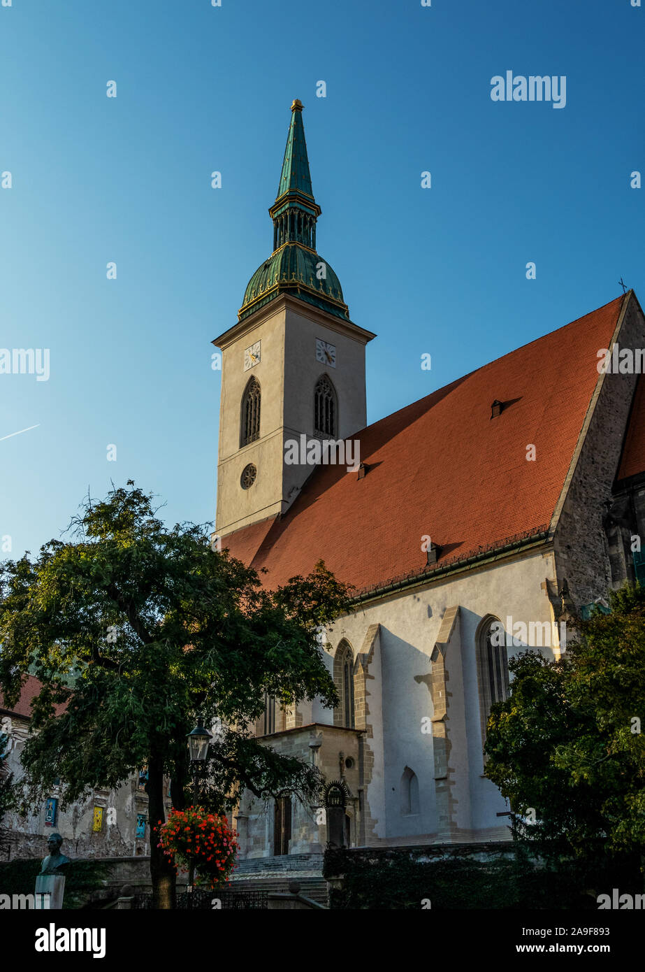 Une vue de l'église Saint-Martin de la vieille ville de Bratislava. Banque D'Images
