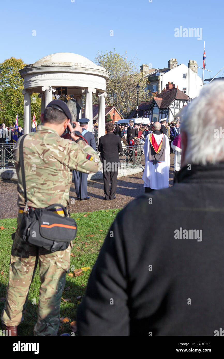 Commémorations du jour à Shrewsbury en ce beau dimanche matin de novembre. Banque D'Images