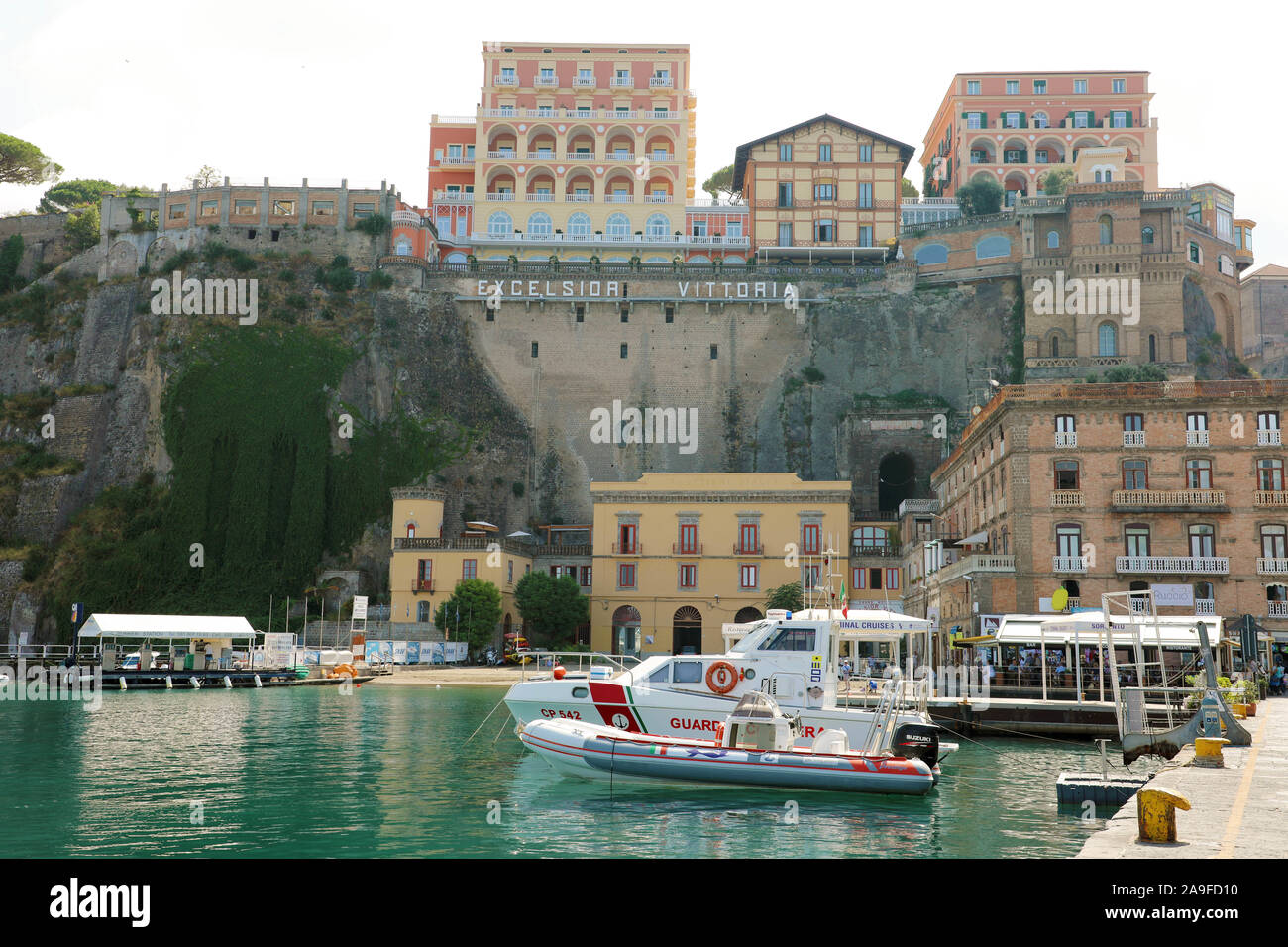 SORRENTO, ITALIE - 18 septembre 2019 : belle vue sur le port de Sorrente, Naples, Italie. Banque D'Images