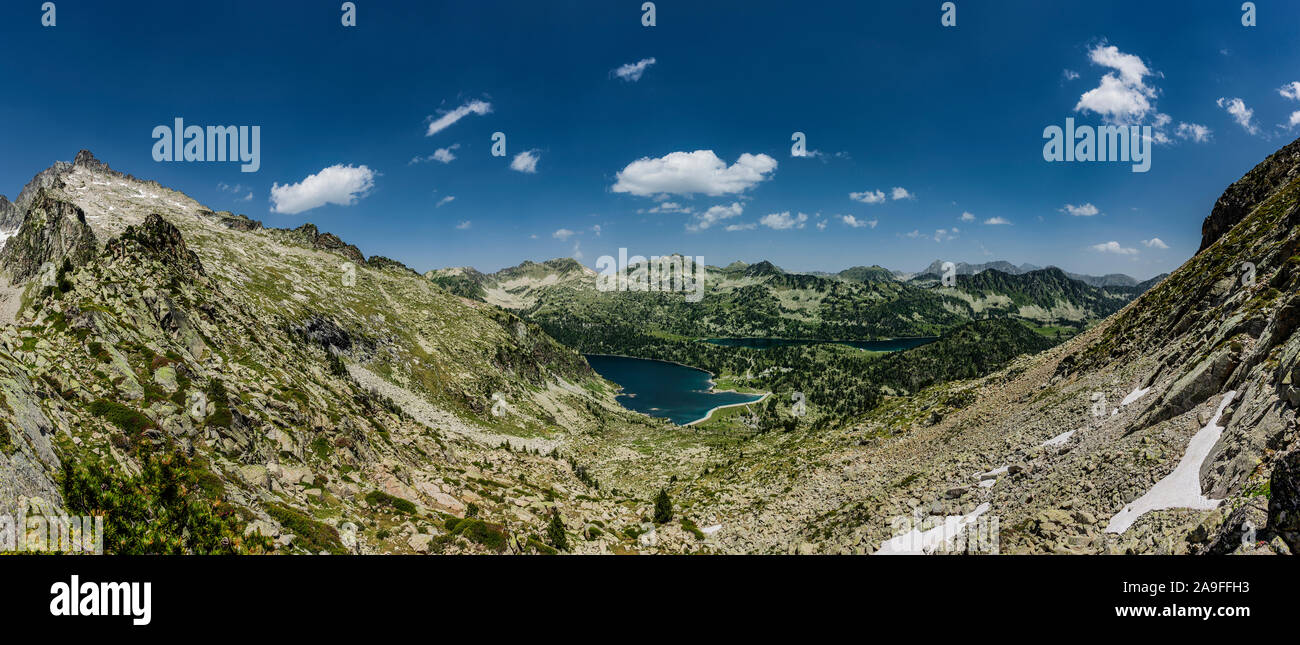 Lac d'Aubert et Lac d'aumar, dans le massif du Réserve Naturelle du Néouvielle dans le Parc National des Pyrénées Banque D'Images