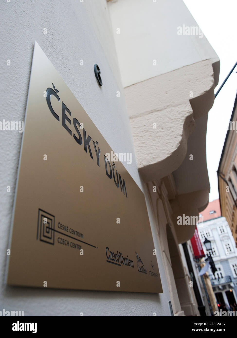 La maison tchèque à Bratislava sera officiellement ouverte par les présidents tchèque et slovaque, Milos Zeman et Zuzana Caputova, le 16 novembre, sur la photo du 12 novembre 2019. La maison tchèque à Bratislava sera un point d'information et de contact pour la communication avec le public slovaque et il soutiendra les activités de la communauté tchèque en Slovaquie. Le Ministère tchèque des Affaires étrangères a annoncé précédemment que le Centre tchèque Bratislava administrera la République tchèque et la maison CzechTrade et CzechTourism auront leur siège à elle. (CTK Photo/Martin) Mikula Banque D'Images