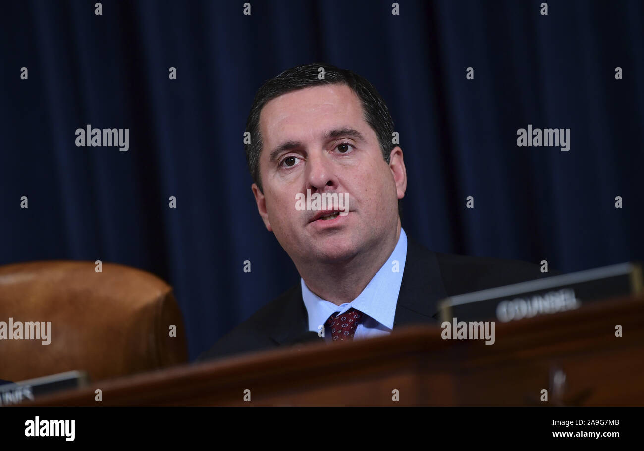 Washington, United States. 15 Nov, 2019. Rang Devin Nunes, R-Californie, fait une déclaration d'ouverture devant le comité spécial permanent de la Chambre sur l'intelligence dans le cadre de l'enquête sur mise en accusation le Président Donald Trump, sur la colline du Capitole à Washington, DC, le vendredi, Novembre 15, 2019. Les audiences sont si Trump aide militaire utilisé comme levier pour faire pression sur l'Ukraine dans les enquêtes qui lui serait bénéfique sur le plan politique. Photo par Kevin Dietsch/UPI UPI : Crédit/Alamy Live News Banque D'Images