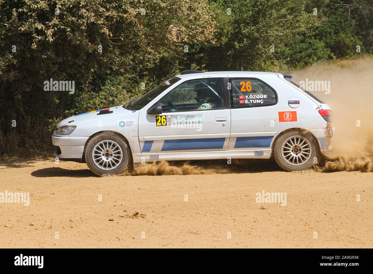 ISTANBUL, TURQUIE - Juillet 06, 2019 : Peugeot 306 lecteurs Ozgur Yuksel S16 à Istanbul Rally Banque D'Images