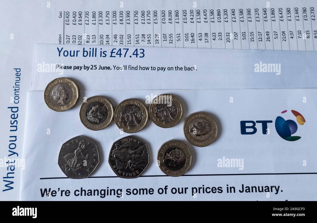 Pièces livre sur BT, British Telecom facture de téléphone. UK Banque D'Images