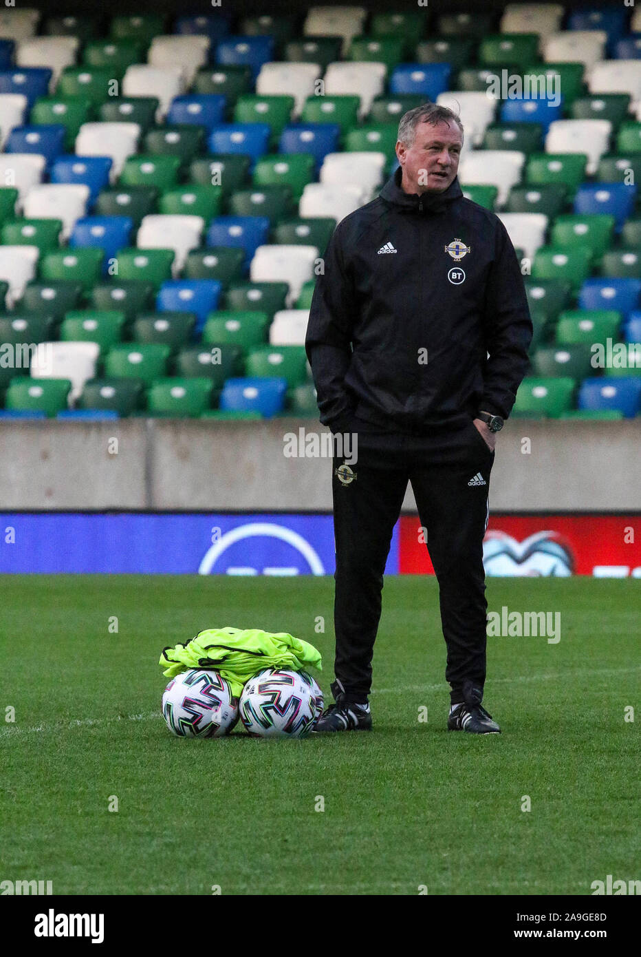 Windsor Road, Belfast, Irlande du Nord, RU.15 Nov 2019. L'Irlande du Nord à la formation Stade National de Football cet après-midi avant de demain soir est essentiel de qualification de l'UEFA Euro 2020 contre les Pays-Bas à Belfast. L'Irlande du Nord manager Michel O'Neill. Crédit : David Hunter/Alamy Live News. Banque D'Images