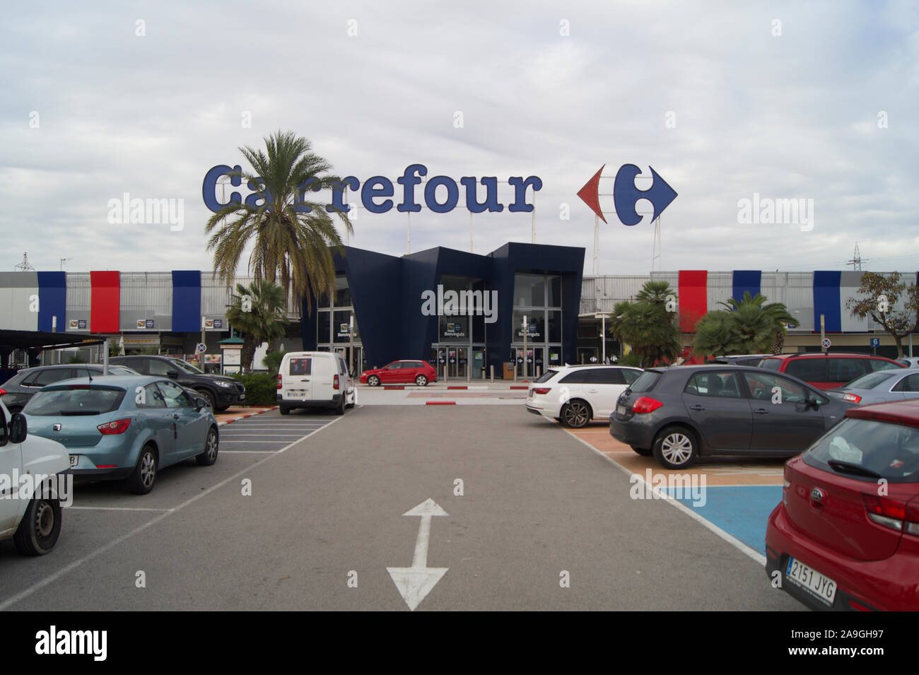 Aparcamiento Gratuito Carrefour Sant Boi Quedadas de voitures Nocturnas Banque D'Images