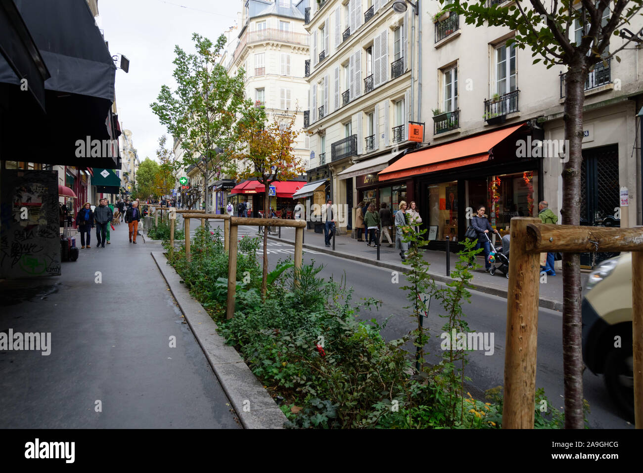 Paris, Rue des Martyrs Banque D'Images