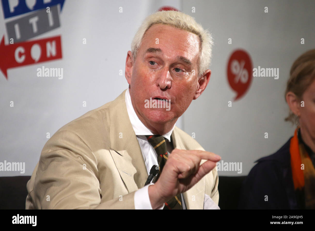 ***PHOTO*** Pierre Roger trouvé coupable d'avoir menti au Congrès. PASADENA, CA - le 29 juillet : Pierre Roger illustré lors de la lutte contre les mauvaises herbes Nation Discussion en groupe à jour 1 de la Convention de 2017 Politicon non classique à la Pasadena Convention Center à Pasadena, Californie le 29 juillet 2017. Credit : Faye Sadou/MediaPunch Banque D'Images