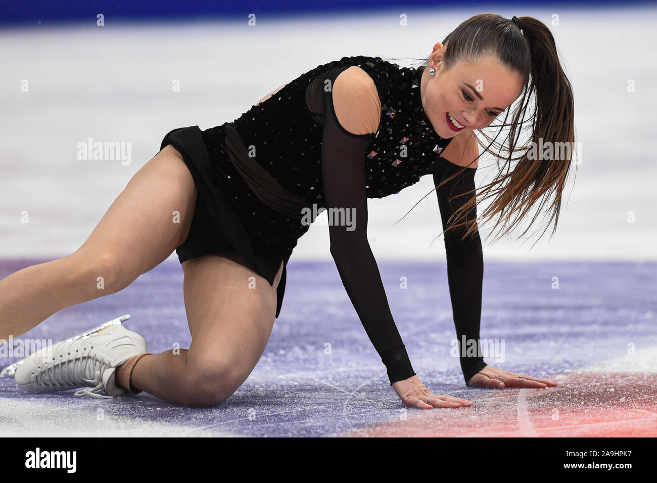 Moscou, Russie. 15 Nov, 2019. Mariah Bell de la United States tombe pendant les dames programme court dans le ISU Grand Prix of Figure Skating de Rostelecom Cup 2019 à Moscou, Russie, le 15 novembre, 2019. Credit : Evgeny Sinitsyn/Xinhua/Alamy Live News Banque D'Images