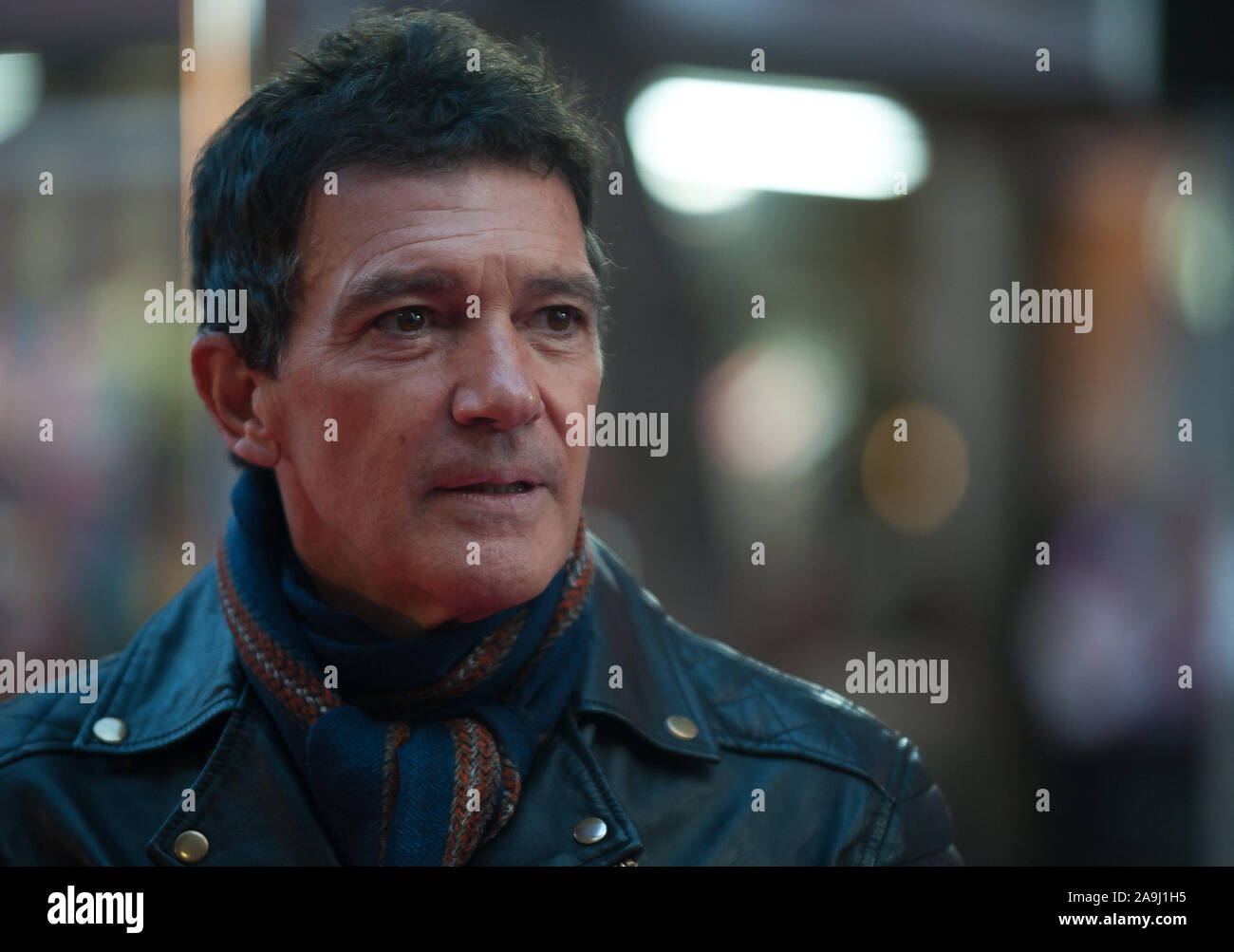 Malaga, Espagne. 15 Nov, 2019. L'acteur Antonio Banderas pose sur le tapis rouge lors d'un photocall de la comédie musicale "A Chorus Line" avant sa première mondiale au théâtre Soho Caixabank.L'acteur espagnol Antonio Banderas et directeur ouvre son nouveau théâtre de Malaga avec sa première comédie musicale "A Chorus Line", basé à la production musicale originale sur l'histoire d'un groupe de danseurs de Broadway qui visent à prendre part à la comédie musicale chorale. Credit : SOPA/Alamy Images Limited Live News Banque D'Images