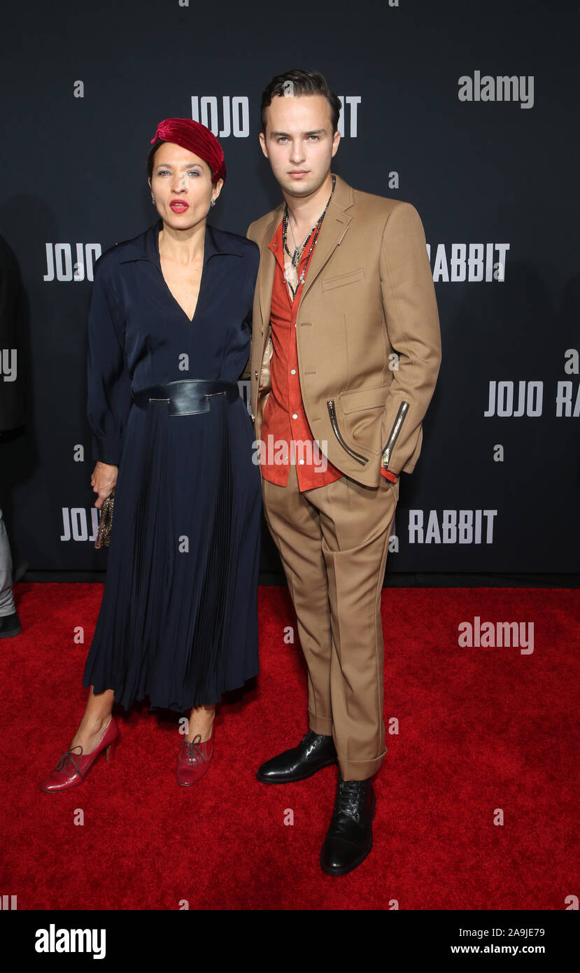 Première de projecteurs Fox' 'Jojo Lapin' comprend : Chelsea Winstanley, Aria Mojean Où : Los Angeles, California, United States Quand : 16 Oct 2019 : Crédit FayesVision/WENN.com Banque D'Images