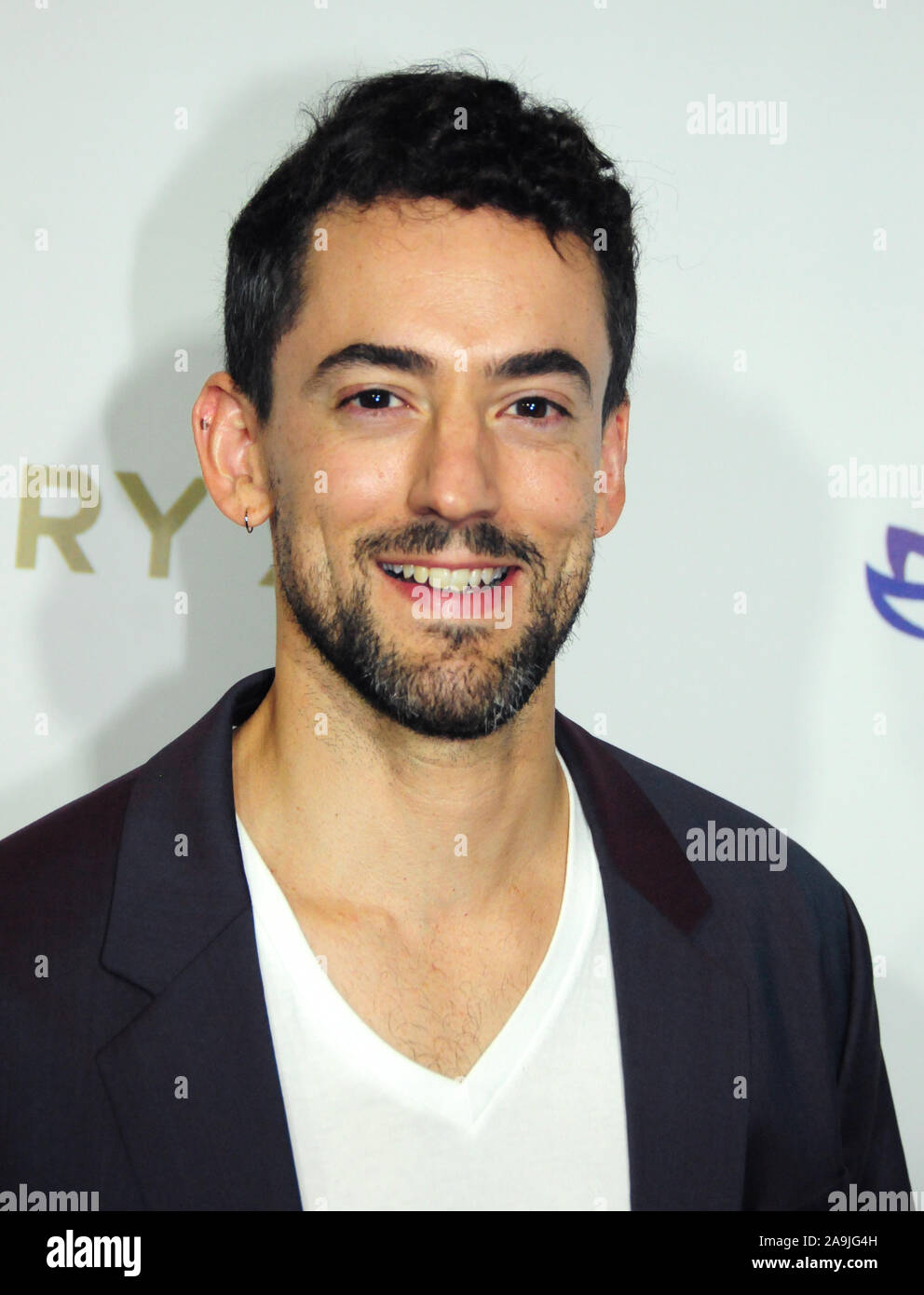 Los Angeles, Californie, USA. 15 Nov, 2019. Acteur Luis Gerardo Mendez assiste à la Eva Longoria Foundation gala le 15 novembre 2019 au Four Seasons Los Angeles à Beverly Hills, Californie, USA. Credit : Barry King/Alamy Live News Banque D'Images