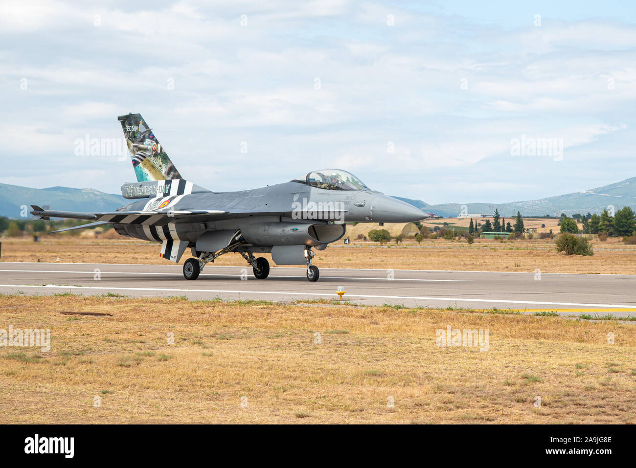 Athènes, Grèce, le 21 septembre 2019 : la force aérienne belge F-16 avion de combat démo atterrit sur l'aéroport militaire channel au cours de la semaine 201 Vol d'Athènes Banque D'Images