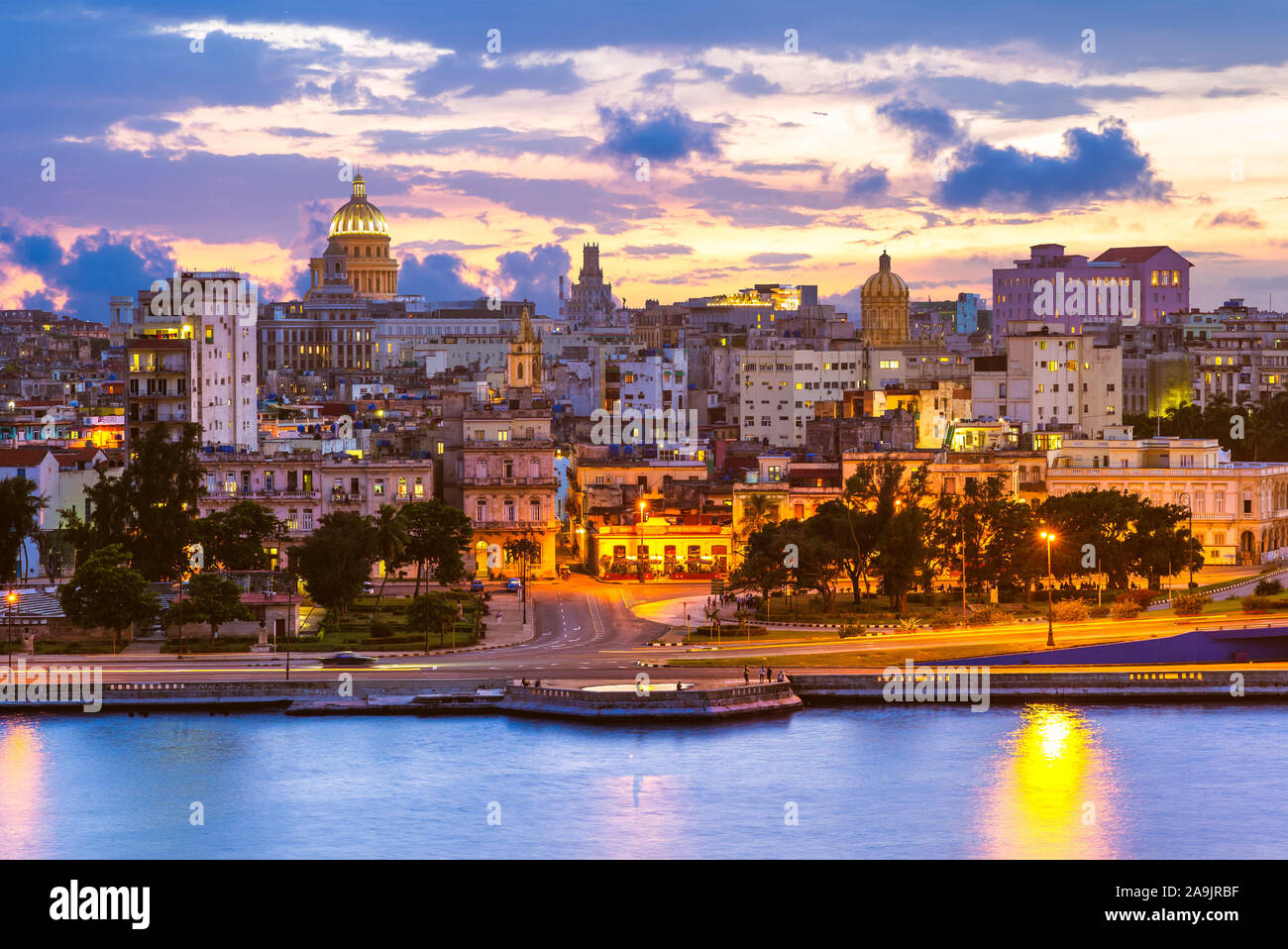 Toits de La Havane (La Habana), capitale de Cuba Photo Stock - Alamy