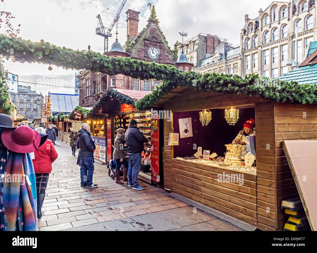 Marché de Noël 2019 de Glasgow à St Enoch square Glasgow Ecosse avec des stands Banque D'Images