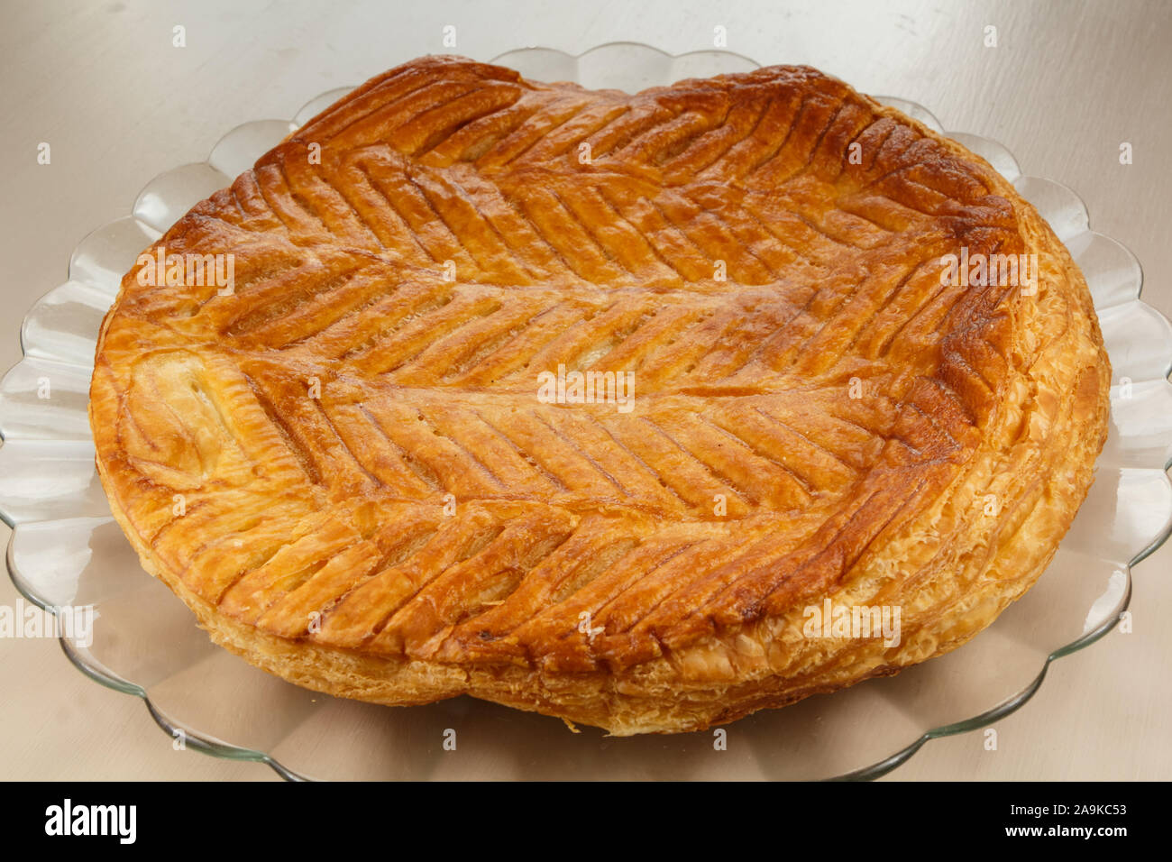 Roi français gâteau sur une plaque de verre Banque D'Images