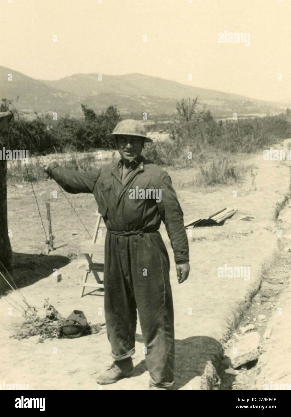 Un soldat de l'armée italienne en Albanie au cours de la campagne de récupération Pernet, Albanie Banque D'Images