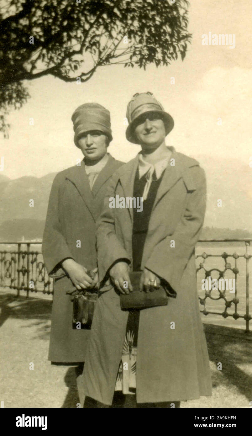 Deux femmes avec chapeau, Italie Banque D'Images