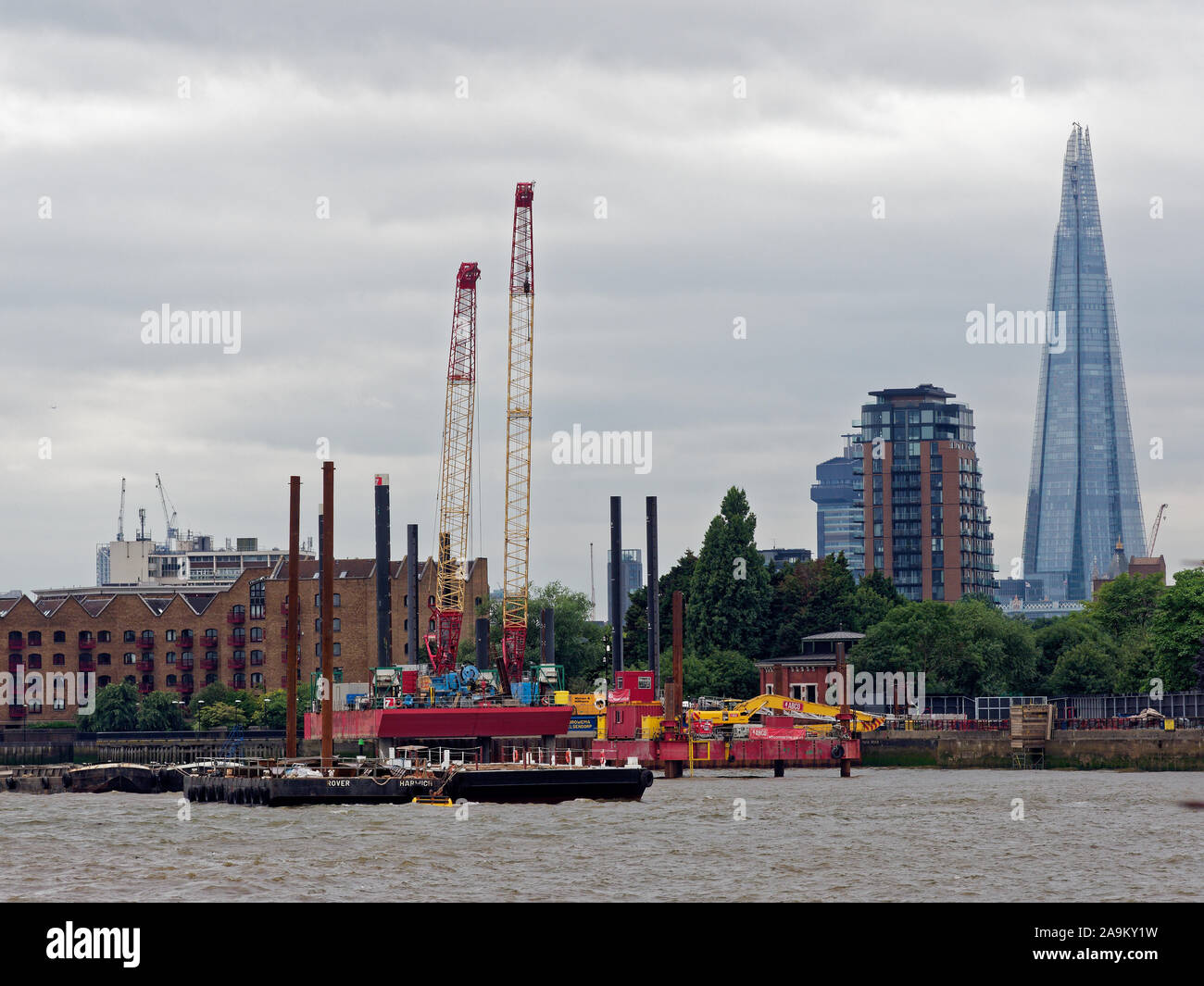 Tideway Super Sewer chantier près de King Edward's Memorial Park de Limehouse, Londres, avec vue sur le fragment. Banque D'Images