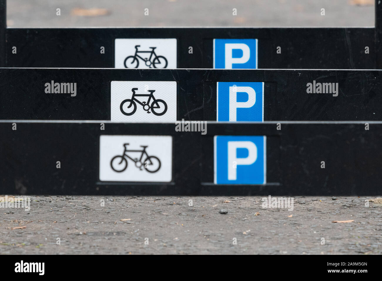 Les places de stationnement pour bicyclettes, Finnieston, Glasgow, Écosse, Royaume-Uni Banque D'Images