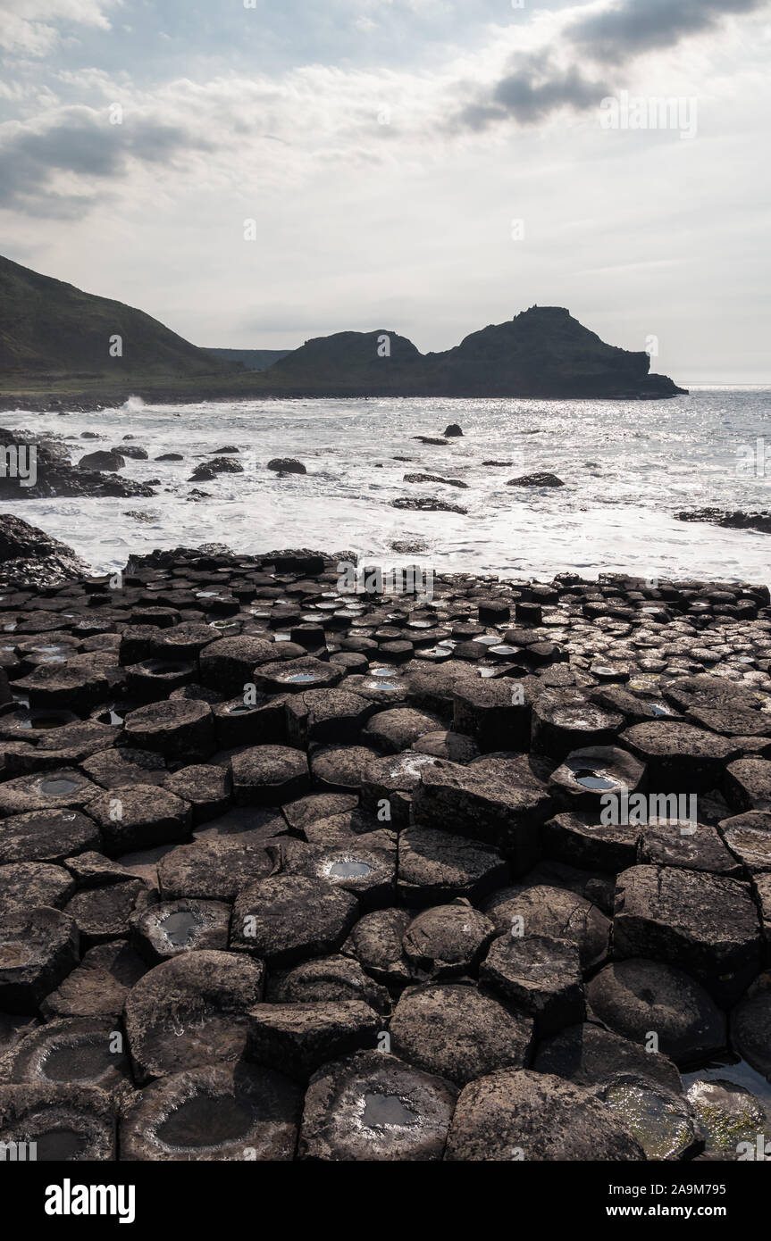 La formation de pierre hexagonale de Géants Causeawy dans le comté d'Antrim, en Irlande du Nord Banque D'Images