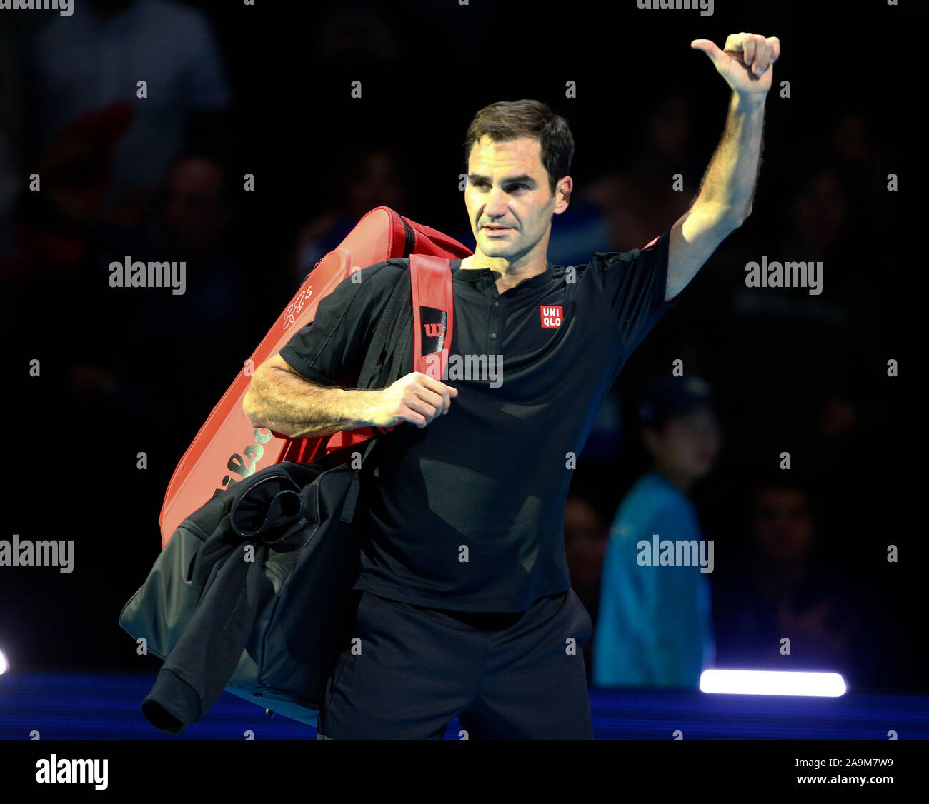 Londres, Royaume-Uni. 16 Nov 2019. Au cours de Roger Federer en demi-finale en action en Tsitsipas Stefanos match contre Roger Federer - Tennis International Nitto ATP World Tour Finals Jour 3 - Mardi 16 novembre 2019 - O2 Arena - Londres : Crédit photo Action Sport/Alamy Live News Banque D'Images
