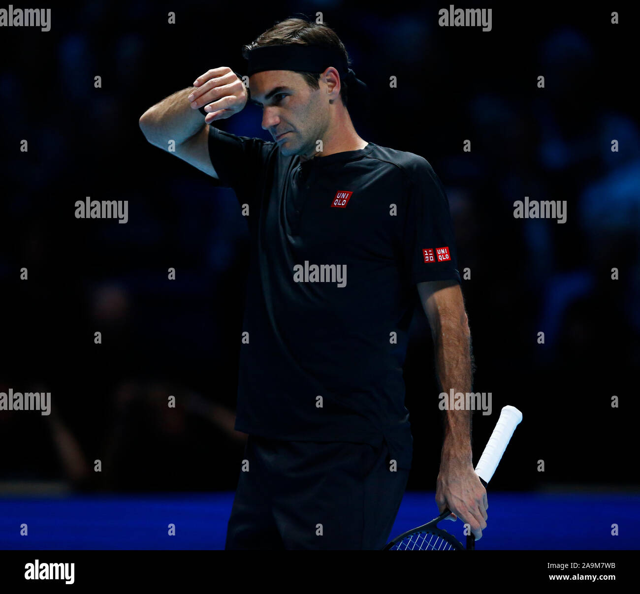 Londres, Royaume-Uni. 16 Nov 2019. Roger Federer contre Stefanos Tsitsipas pendant en action au cours de match demi-finale contre Roger Federer Stefanos Tsitsipas International Tennis - ATP World Tour Finals Nitto Jour 3 - Mardi 16 novembre 2019 - O2 Arena - Londres : Crédit photo Action Sport/Alamy Live News Banque D'Images