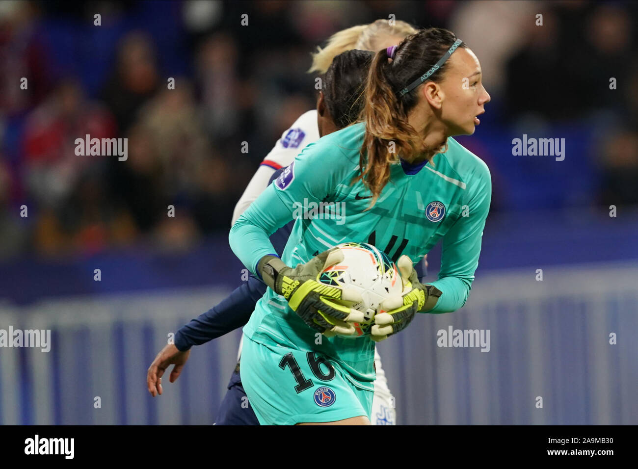 LYON, FRANCE - Le 16 novembre : Christiane Endler du Paris Saint-Germain s'enregistrer au cours de la Division 1 Féminine match de football entre l'Olympique Lyonnais et le Paris Saint Germain au stade de Groupama le 16 novembre 2019 à Lyon, France (photo de Daniela Porcelli/SPP) Banque D'Images