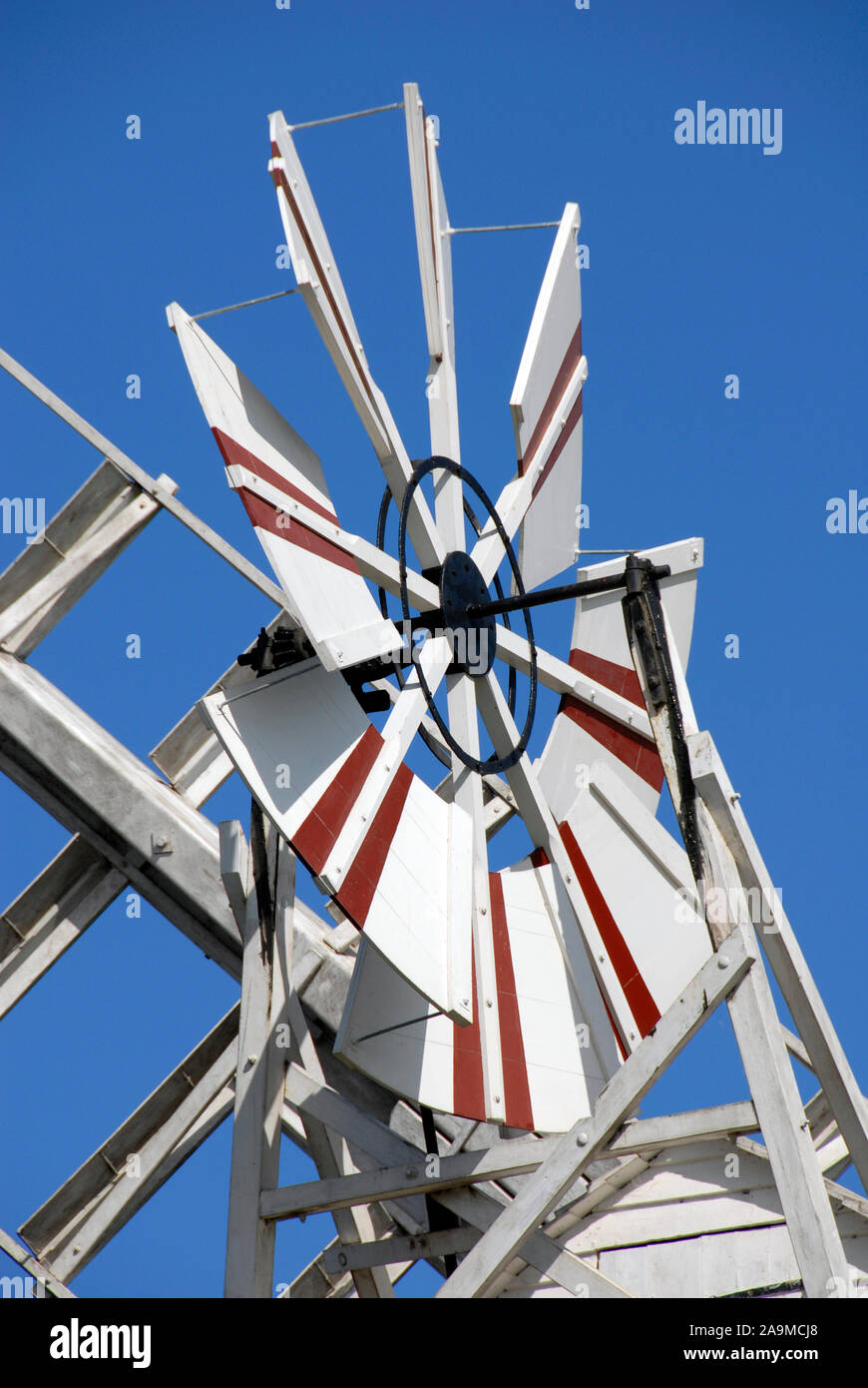 Petites lames pour former un rotor pour tourner la tête d'un moulin à vent, Thurne, Norfolk, Angleterre Banque D'Images