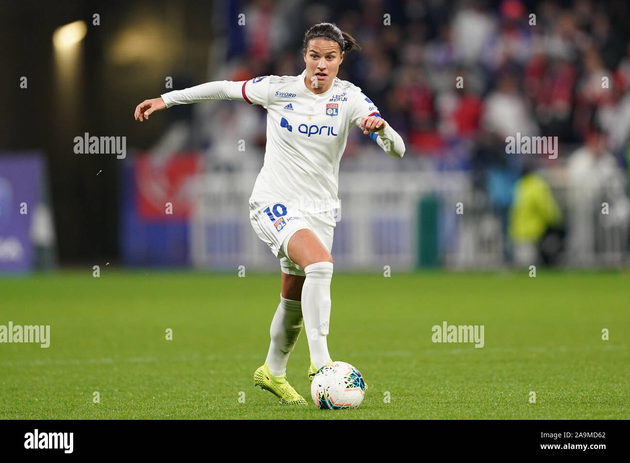 LYON, FRANCE - Le 16 novembre : Dzsenifer Marozsan de l'Olympique Lyonnais sur la balle au cours de la Division 1 Féminine match de football entre l'Olympique Lyonnais et le Paris Saint Germain au stade de Groupama le 16 novembre 2019 à Lyon, France (photo de Daniela Porcelli/SPP) Banque D'Images