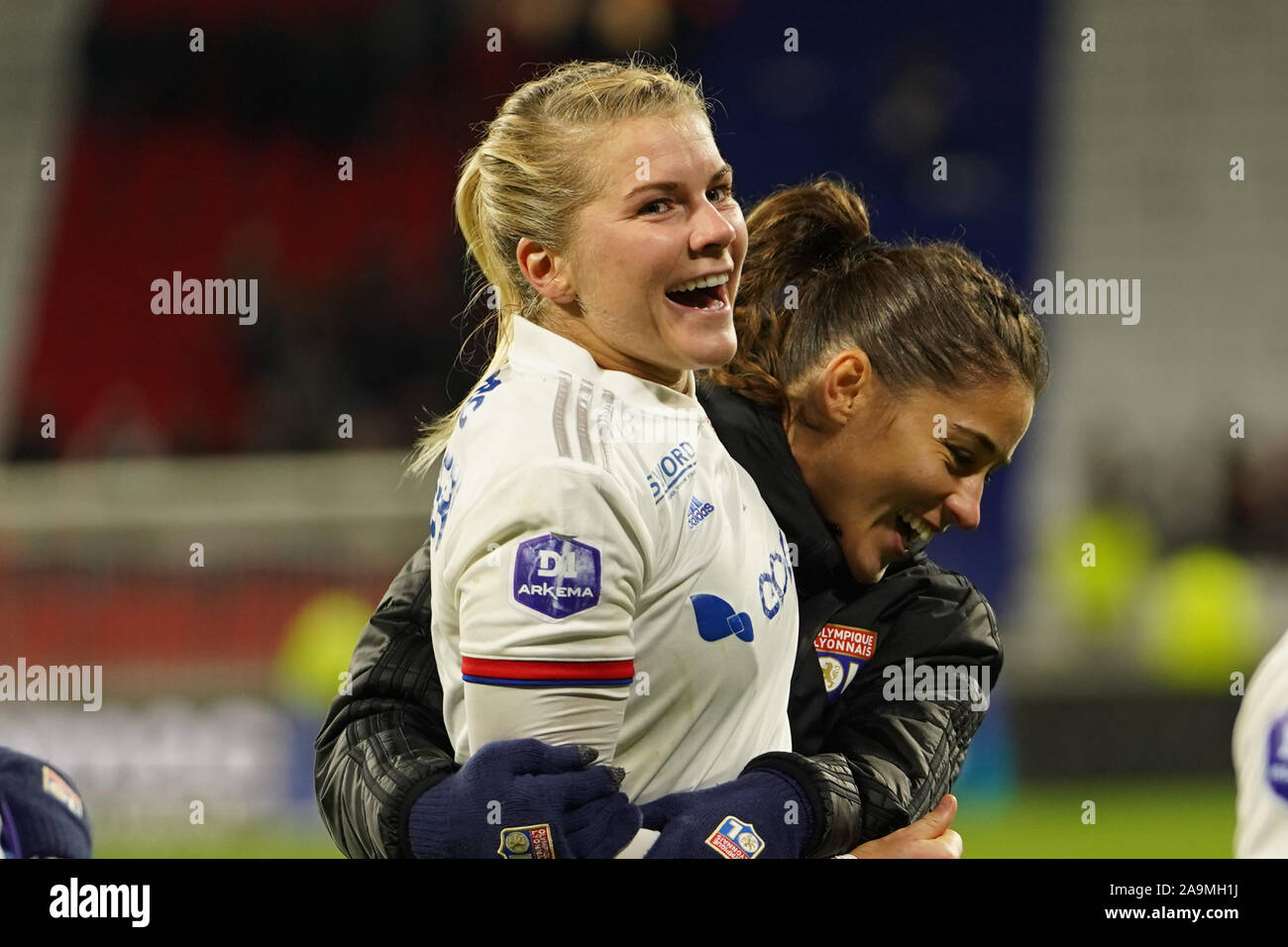 LYON, FRANCE - Le 16 novembre : Les joueurs de l'Olympique Lyonnais célèbrent leur victoire sur Paris Saint-Germain au cours de la Division 1 Féminine match de football entre l'Olympique Lyonnais et le Paris Saint Germain au stade de Groupama le 16 novembre 2019 à Lyon, France (photo de Daniela Porcelli/SPP) Banque D'Images