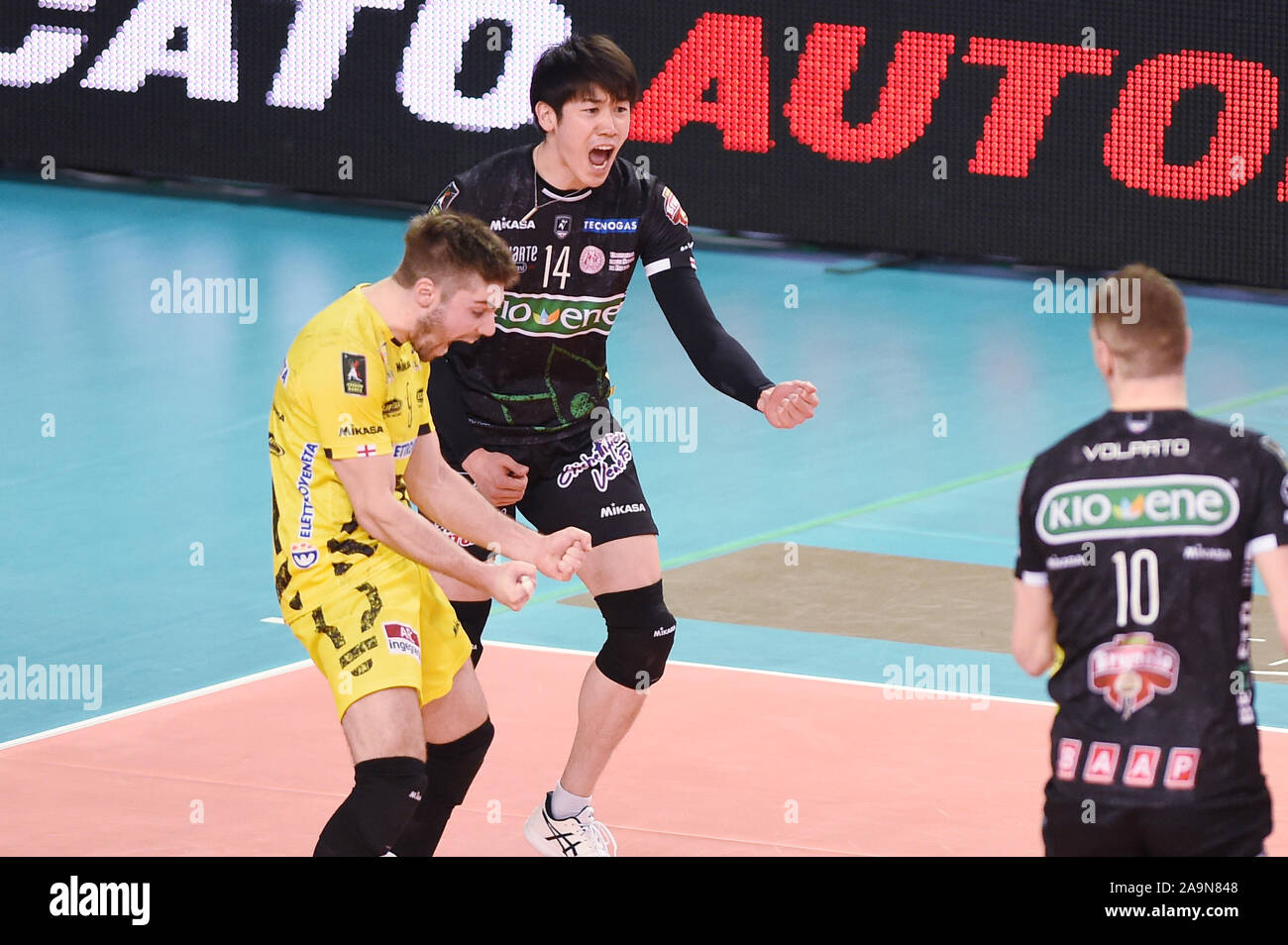 Padova, Italie. 14Th Nov, 2019. Yuki Ishikawa (Padoue), le 14 novembre 2019 - Volley-ball : Serie A match entre l'Kioene Padova 1-3 Sécurité Sir Kioene à Pérouse Conad Arena à Padoue, en Italie. Credit : Itaru Chiba/AFLO/Alamy Live News Banque D'Images