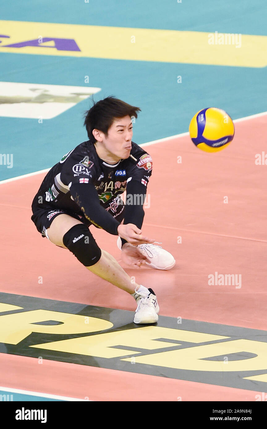 Padova, Italie. 14Th Nov, 2019. Yuki Ishikawa (Padoue), le 14 novembre 2019 - Volley-ball : Serie A match entre l'Kioene Padova 1-3 Sécurité Sir Kioene à Pérouse Conad Arena à Padoue, en Italie. Credit : Itaru Chiba/AFLO/Alamy Live News Banque D'Images