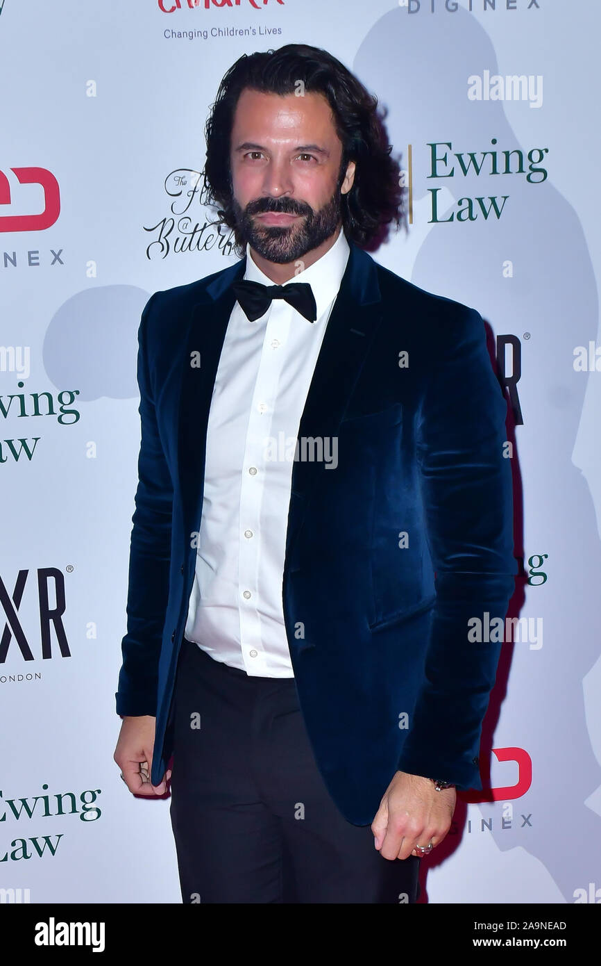 Londres, Royaume-Uni. 16 Nov 2019. Christian vit arriver à flotter comme un papillon Ball pour enfants Caudwell Charity au Grosvenor House Hotel, le 16 novembre 2019, Londres, Royaume-Uni. Credit Photo : Alamy/Capital Live News Banque D'Images