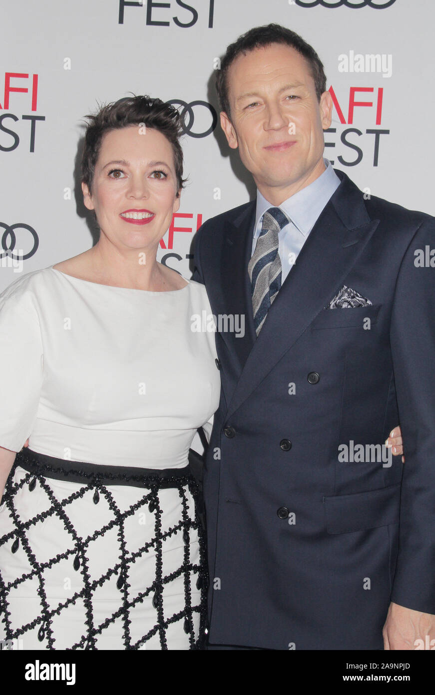 Olivia Colman, Tobias Menzies 11/16/2019 Le festival de projection de gala 2019 "la Couronne" tenue au Théâtre chinois de Grauman à Los Angeles, CA Photo par Izumi Hasegawa/HollywoodNewsWire.co Crédit : Hollywood News Wire Inc./Alamy Live News Banque D'Images