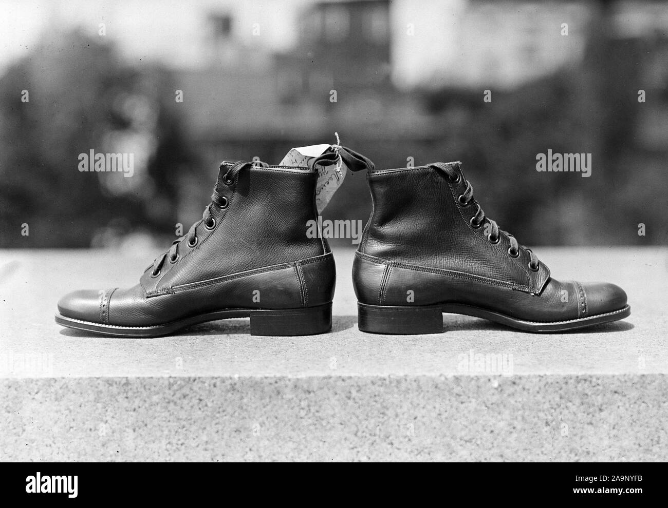 Début des années 1900 Mode - Gros plan d'une paire de chaussures ca.  1909-1914 Photo Stock - Alamy