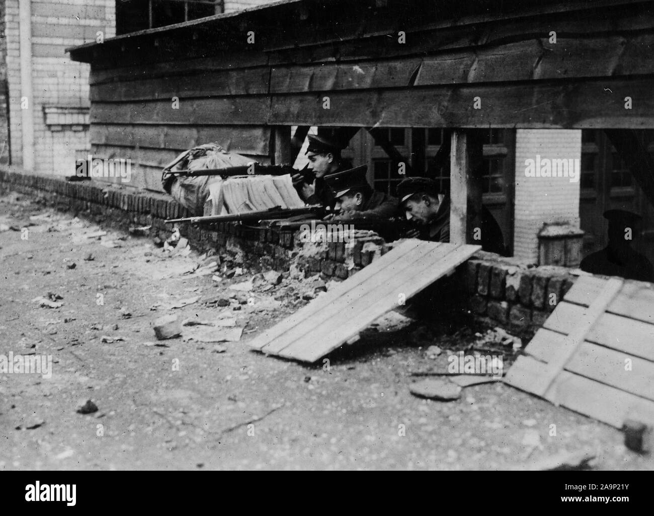 La Révolution allemande - Sparticides la défense de l'office des chemins de fer en Allemagne, Freeburg ca. 1918-1919 Banque D'Images