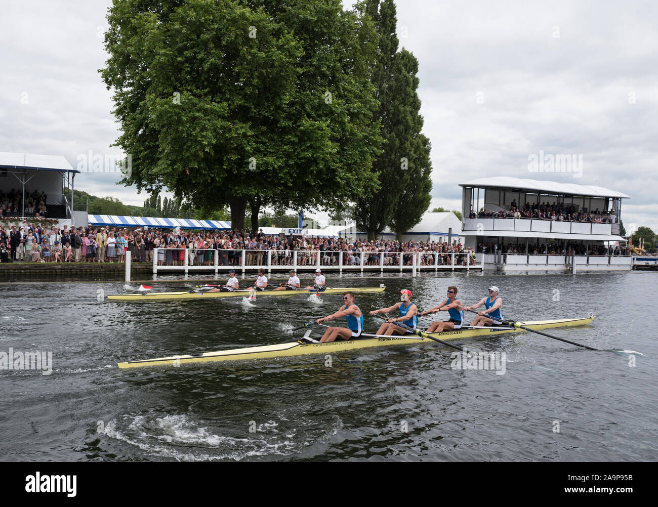 Henley-on-Thames. Royaume-uni. la chaleur des visiteurs Challenge Cup, Berks, Californie RC, l'extérieur de la C.-B. Taurus. par deux pieds à progresser grâce à Sam's, demi-finale, 2017 Royal Henley Regatta Henley, atteindre, Tamise. 16:11:30 Vendredi 30/06/2017 [crédit obligatoire. Peter SPURRIER/Intersport Images. Banque D'Images