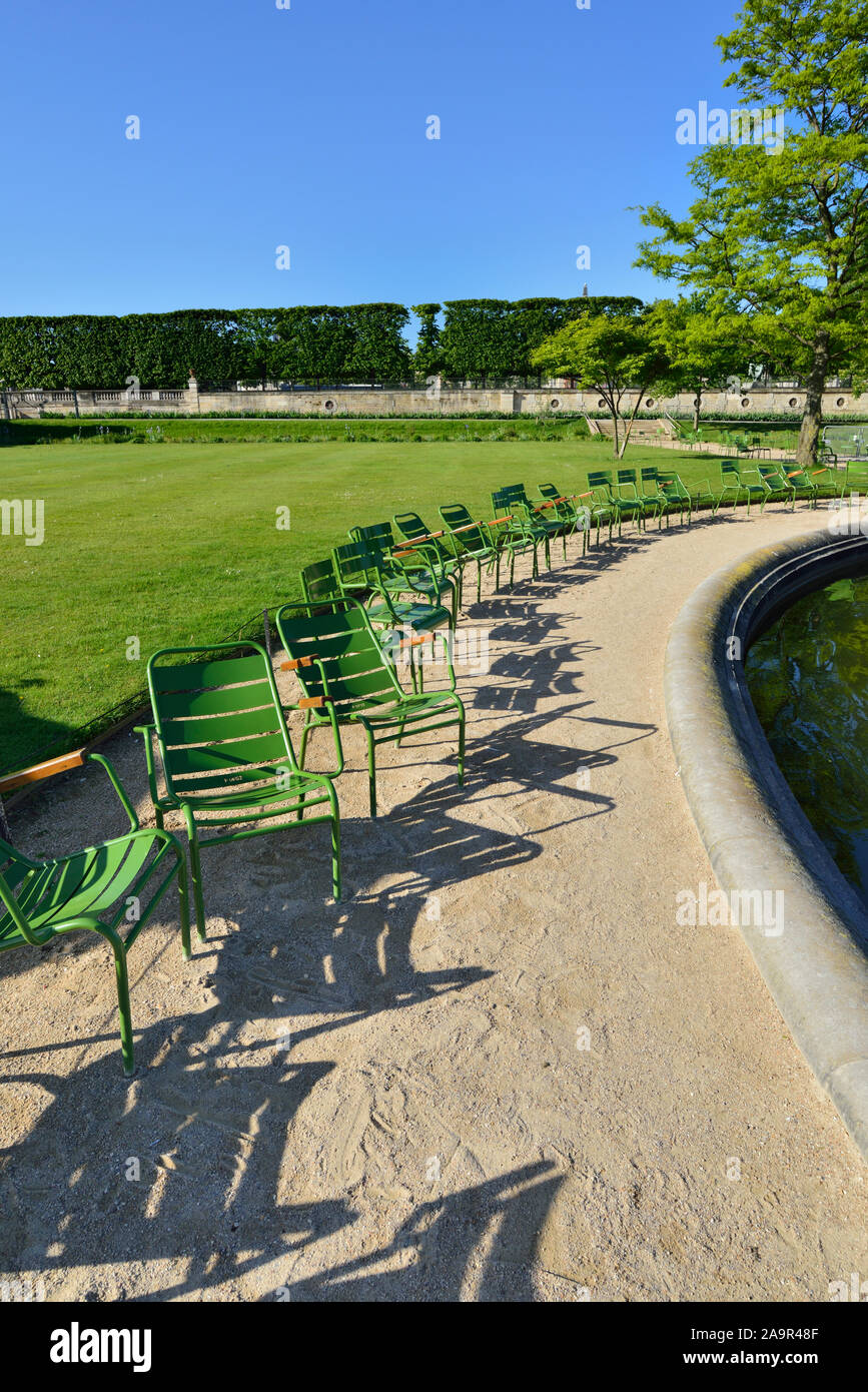 Tôt le matin, jardin des Tuileries (Jardin des Tuliers), 1ème arrondissement, Paris, France Banque D'Images