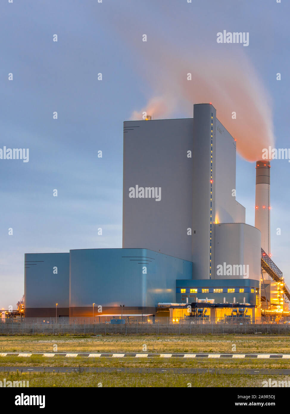 Alimenté au charbon électricité power plant à Europoort, Maasvlakte Rotterdam Banque D'Images