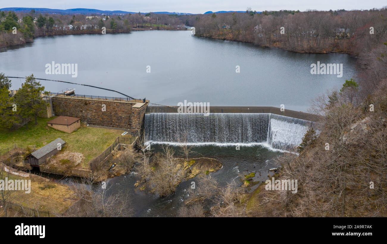 Whiteney, le lac du barrage de Whitney, New Haven, CT, USA Banque D'Images