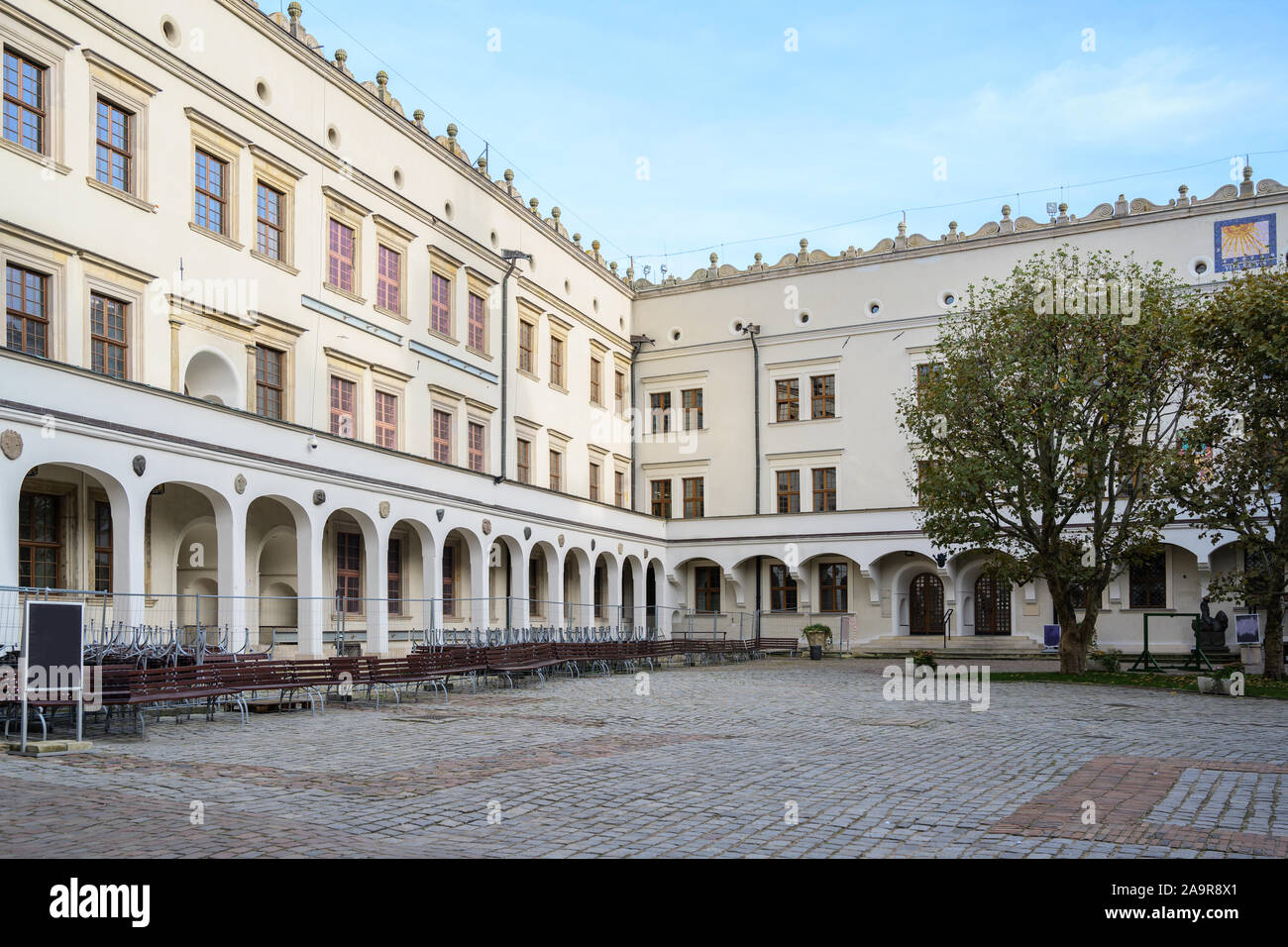 Cour intérieure du château Ducal à Szczecin, Pologne, ancien siège des ducs de Pomerania-Stettin aujourd'hui, souvent utilisé pour des manifestations culturelles Banque D'Images