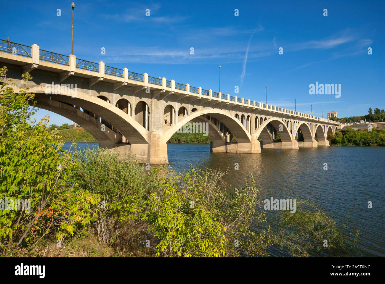 Université pont traversant la rivière Saskatchewan Sud, à Saskatoon, Saskatchewan, Canada Banque D'Images