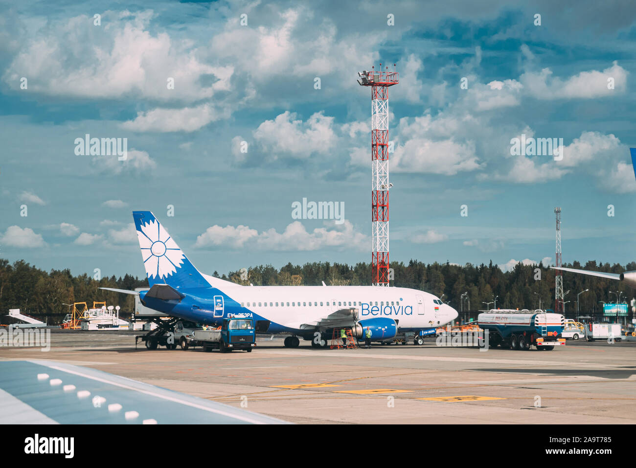 Minsk, Belarus - 13 septembre 2019 : les avions Les avions des compagnies aériennes Belavia Stand à l'Aéroport National de Minsk Minsk - Terminal-2 Banque D'Images