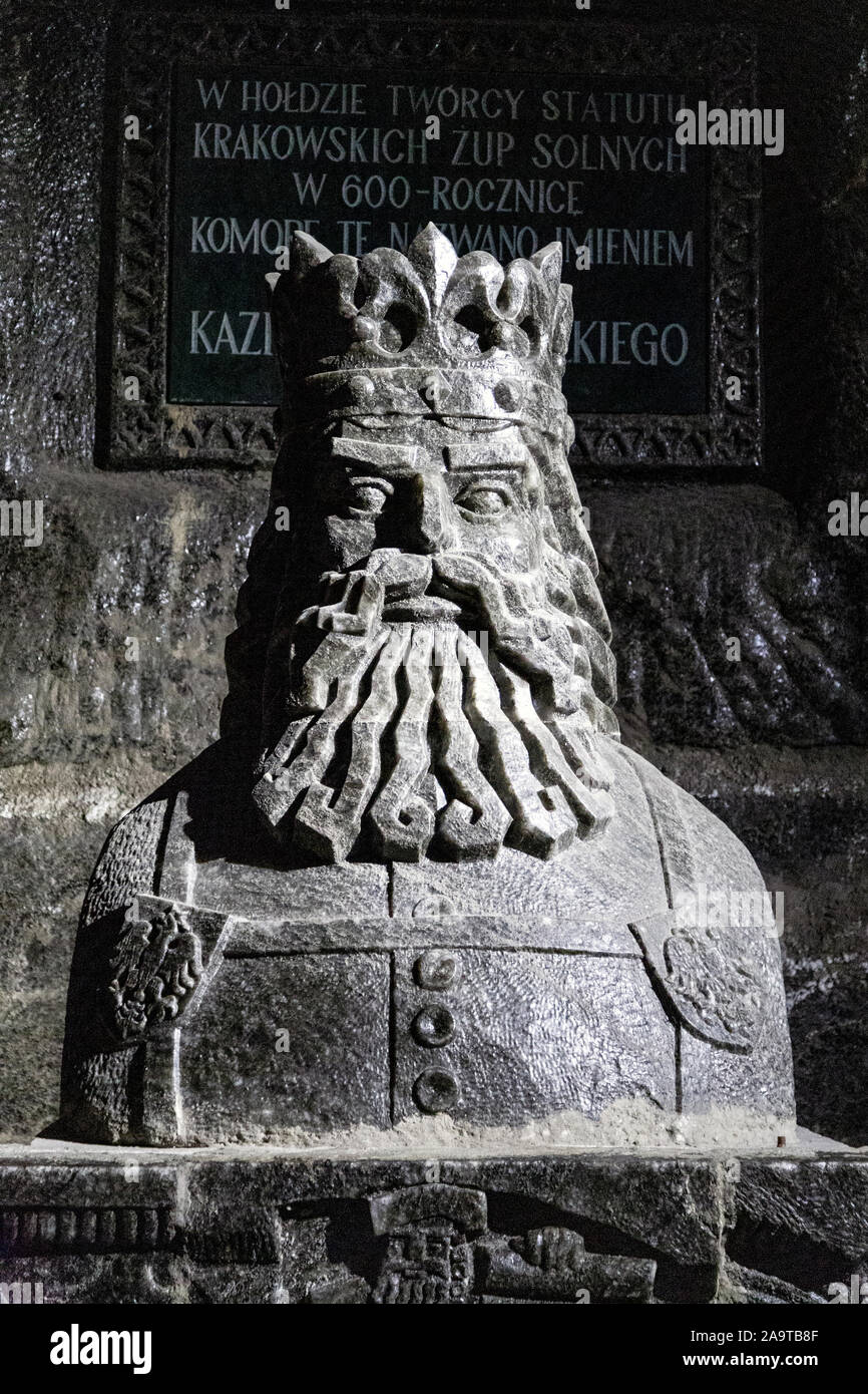 Buste du roi polonais Casimir III le Grand fait de sel à la mine de sel de Wieliczka, Pologne Banque D'Images